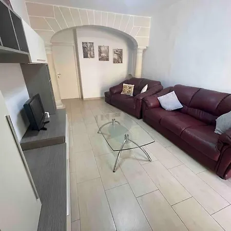 Apartament / Sliema Wifi & Ac ! Great Value & Location *