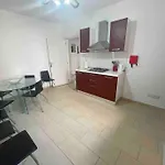 / Sliema Wifi & Ac ! Great Value & Location Apartment Gzira