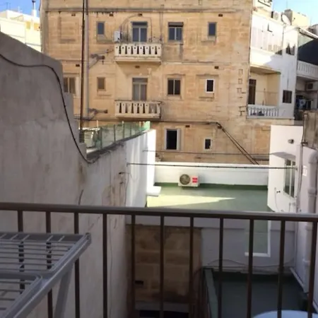 Appartamento / Sliema Wifi & Ac ! Great Value & Location *