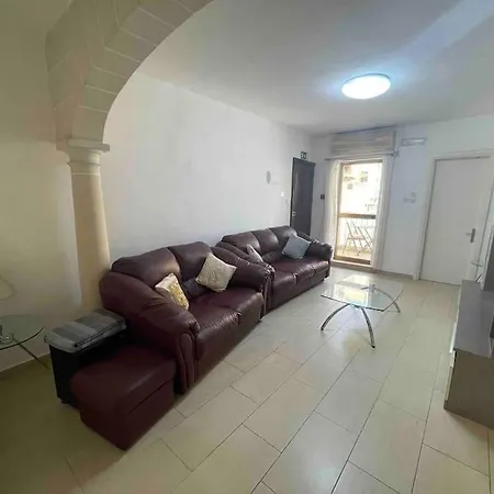 / Sliema Wifi & Ac ! Great Value & Location