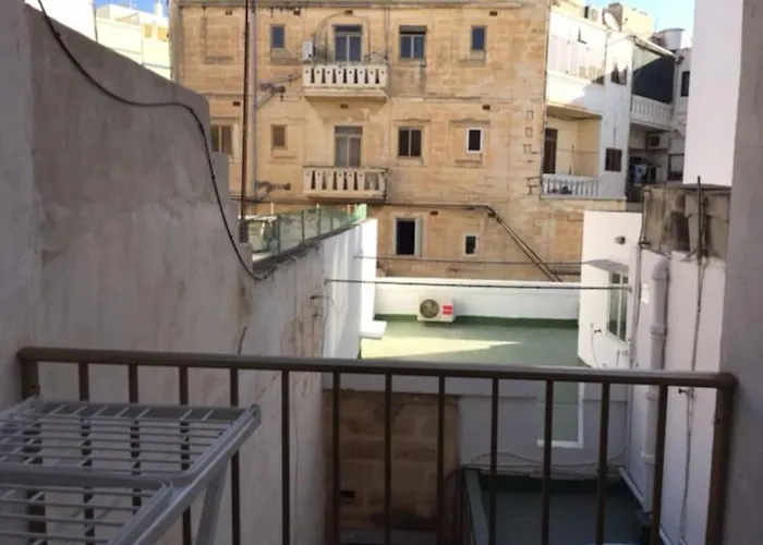 Appartamento / Sliema Wifi & Ac ! Great Value & Location *